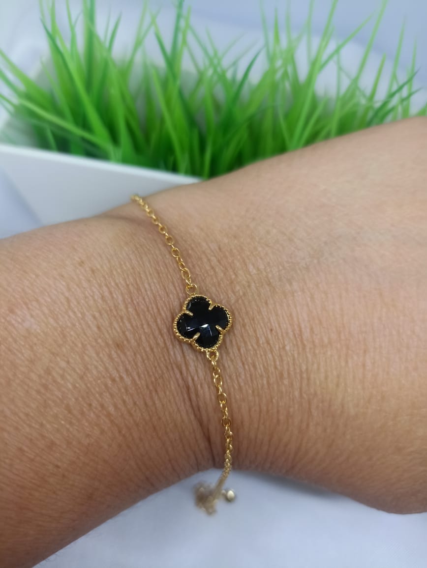 Pulseira Trevo Preto Dourada - Imagem 2