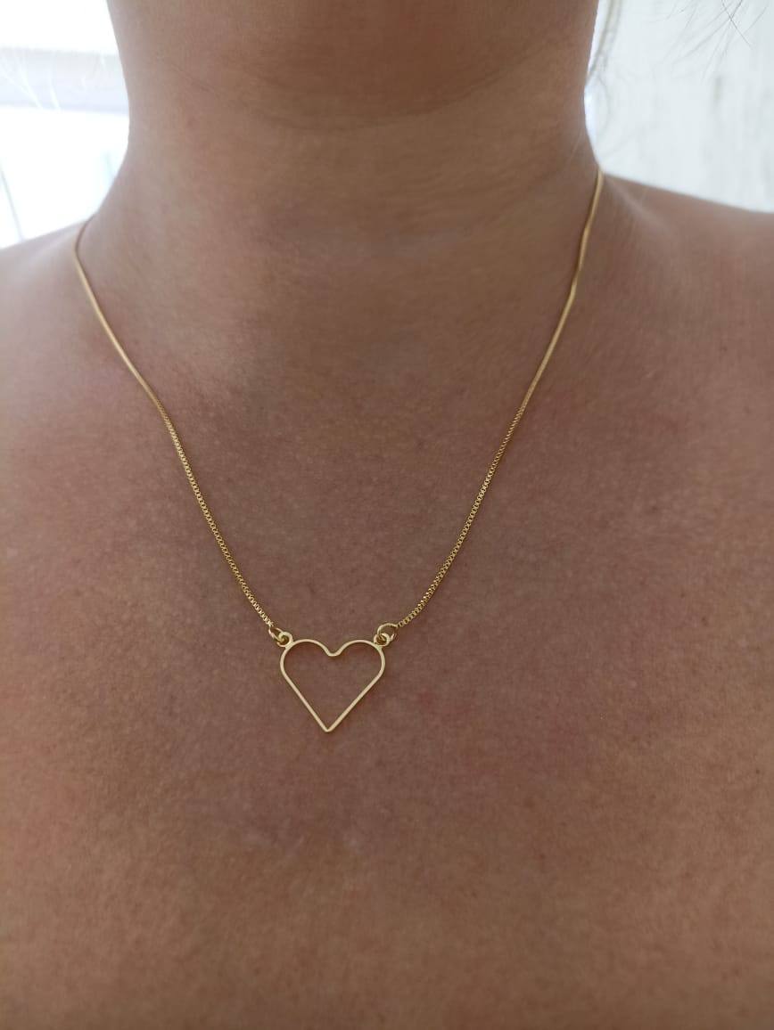 Colar coraçao vazado Semijoia Dourada - Imagem 2
