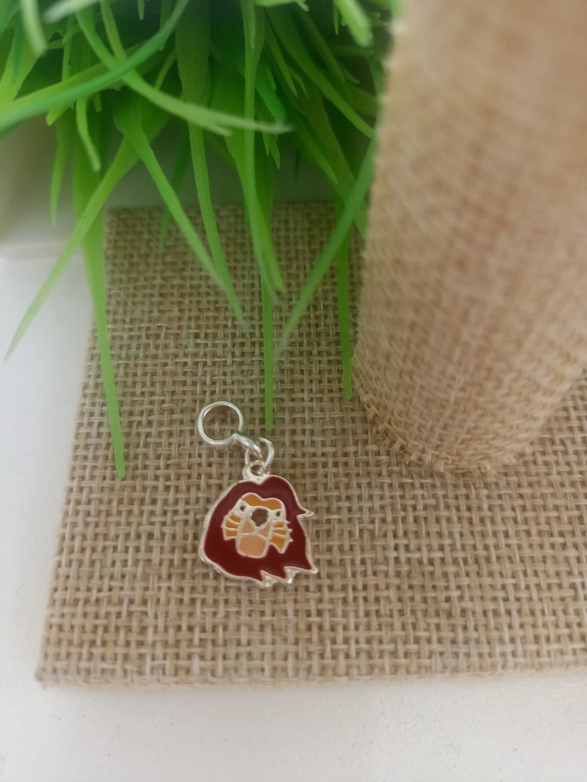 Berloque Mufasa semijoia prata