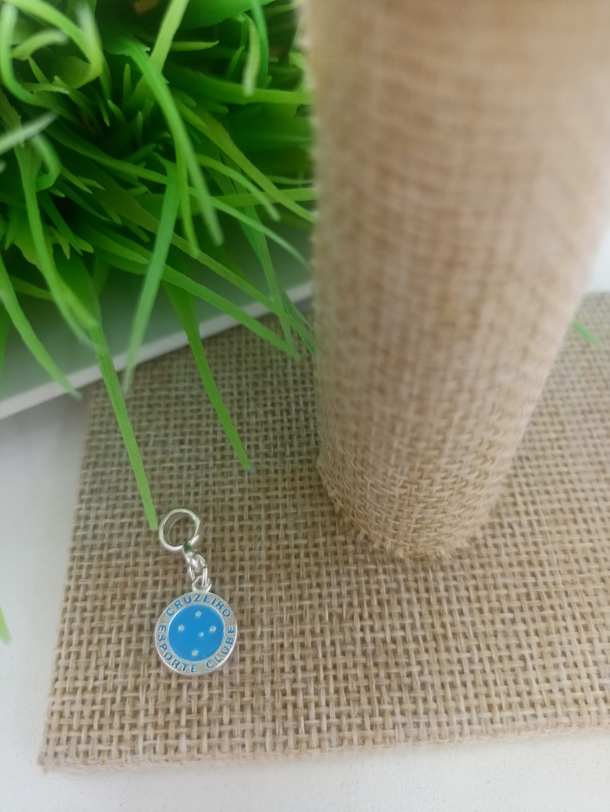 Berloque Cruzeiro semijoia prata