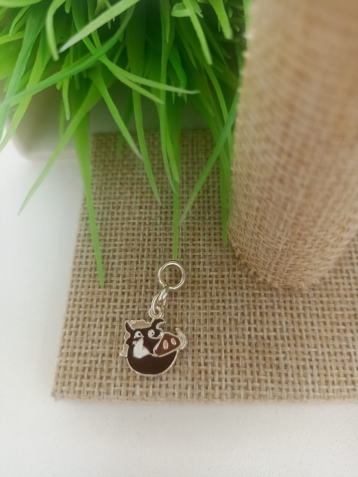 Berloque Pumba Semijoia prata